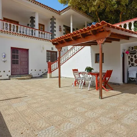 Lägenhet Modern In With A Shared Pool