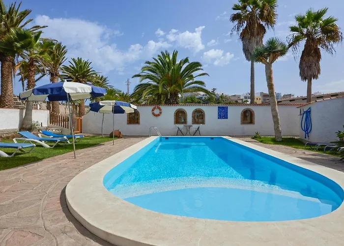 Lägenhet Modern In With A Shared Pool