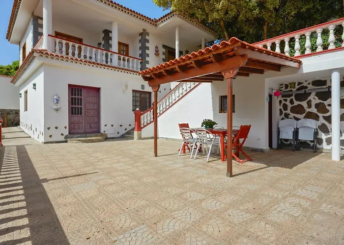 Lägenhet Modern In With A Shared Pool