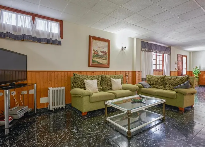 Modern In With A Shared Pool Lägenhet *