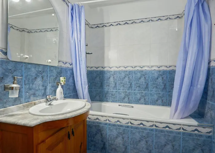 Lägenhet Modern In With A Shared Pool